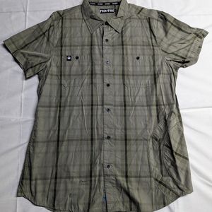 Men's Nomis Button up shirt XL